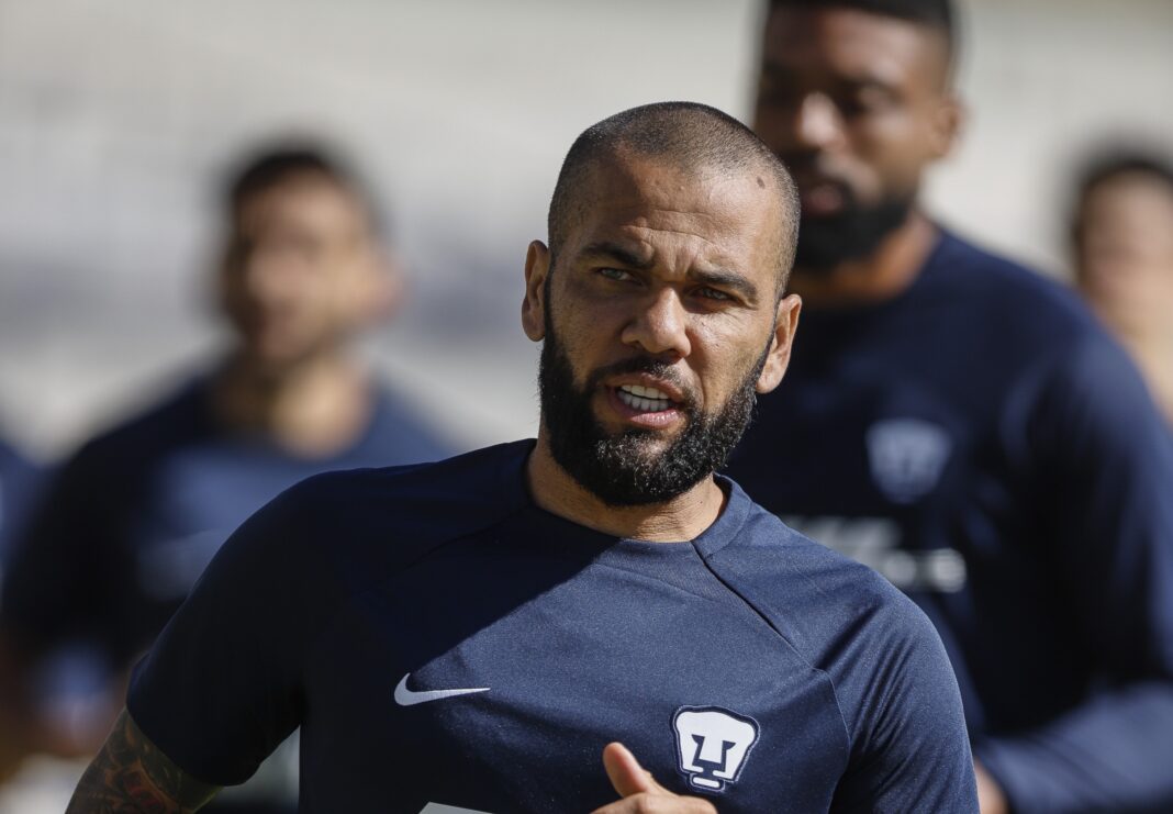 Los conflictos económicos de Dani Alves por estar en prisión: cuatro marcas dejaron de apoyarlo y le exigen una millonaria indemnización