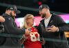 DONNA KELCE, MAMÁ DE JASON Y TRAVIS LISTA PARA APOYAR A AMBOS