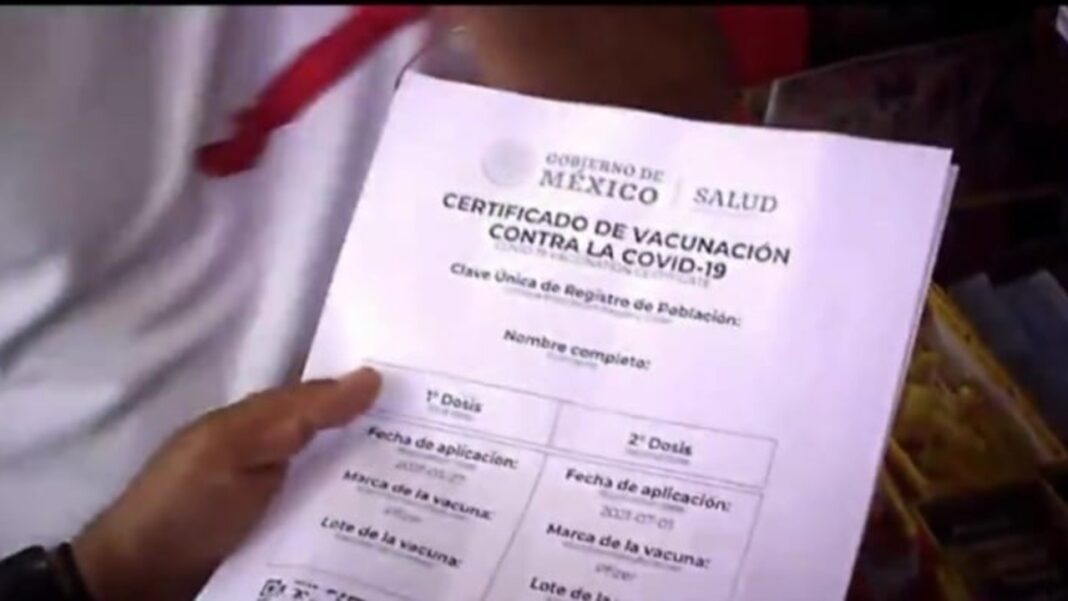 En Cancún, exigencia de certificado de vacunación satura módulos de inoculación