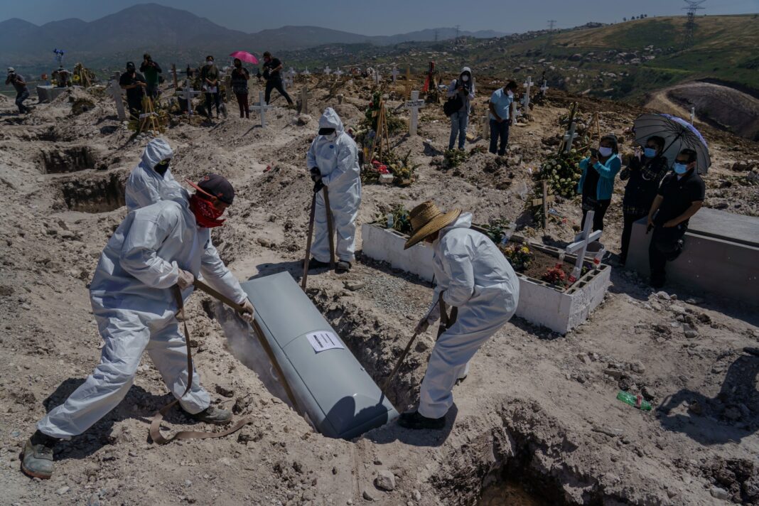 En Tlaxcala reutilizan sepulcros por saturación en panteones