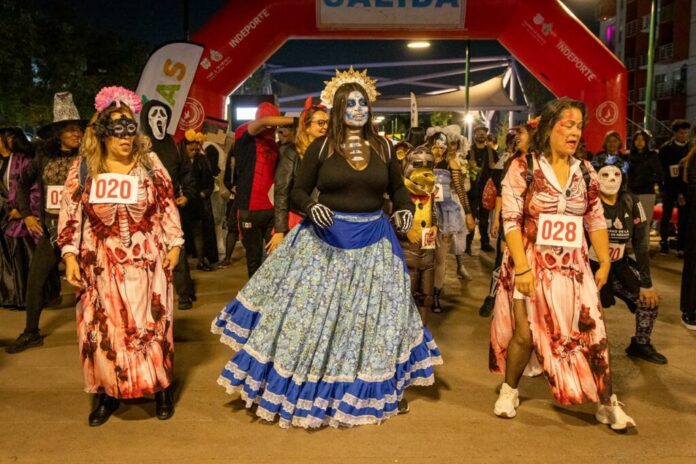El Mictlán se llenó de vida: más de 900 personas caminaron entre tradición y espíritu comunitario en la CDMX